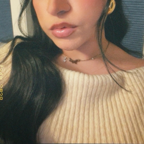 Off-shoulder Knitted Long Sleeve Top - Picture 4 of 4